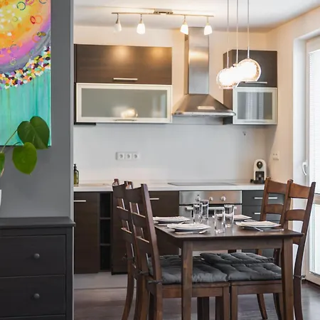 公寓 Homely With Balcony - Ba 布拉迪斯拉发