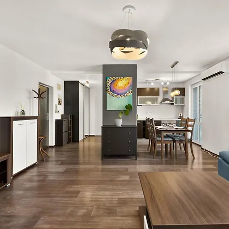 公寓 Homely With Balcony - Ba *